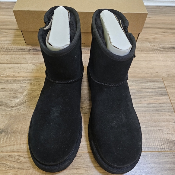 UGG Classic Mini ZipperTape Logo,  size US 8 - Picture 2 of 14